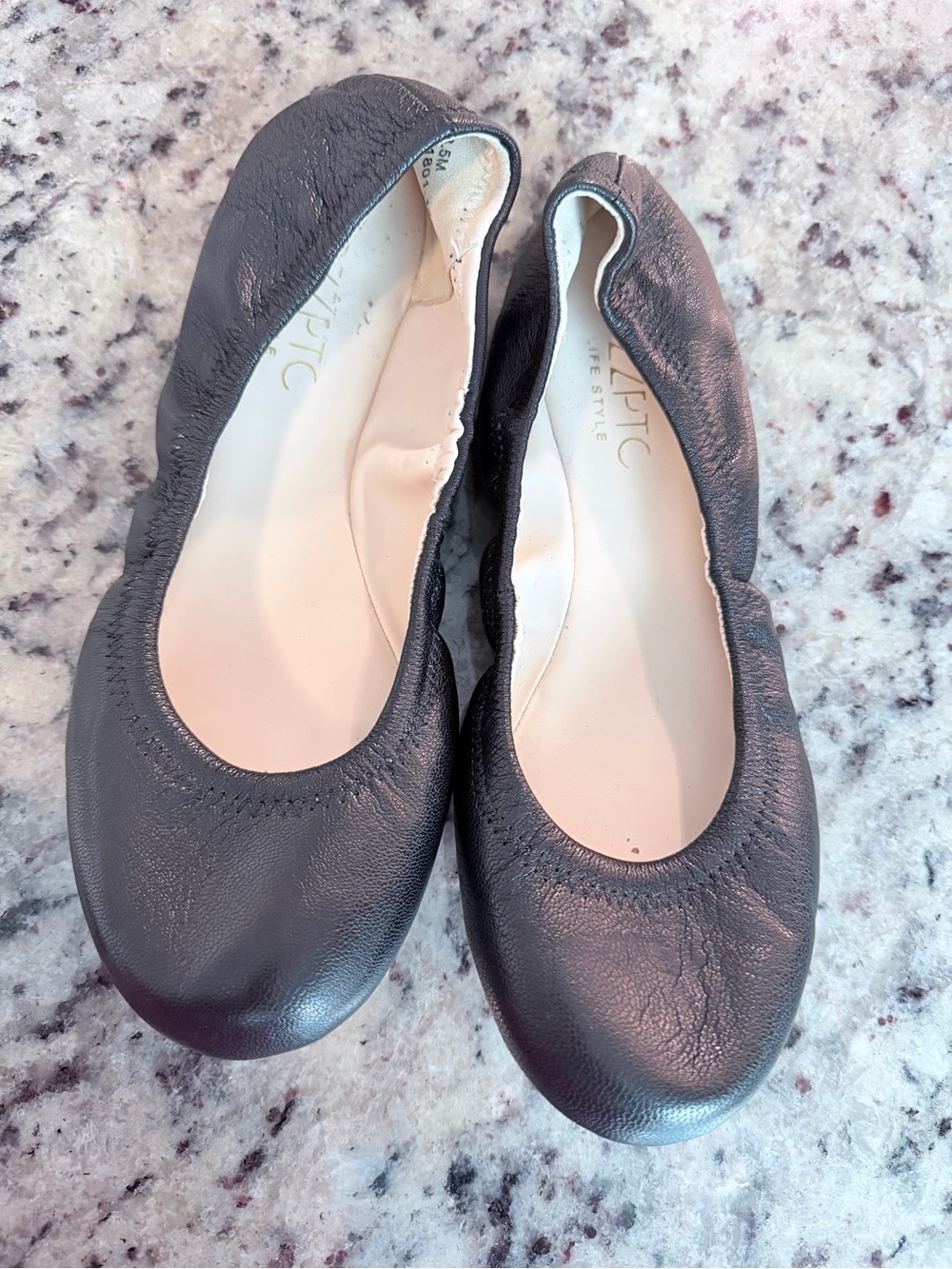 Comfortable Black Leather Ballet Flats by Apt. 9